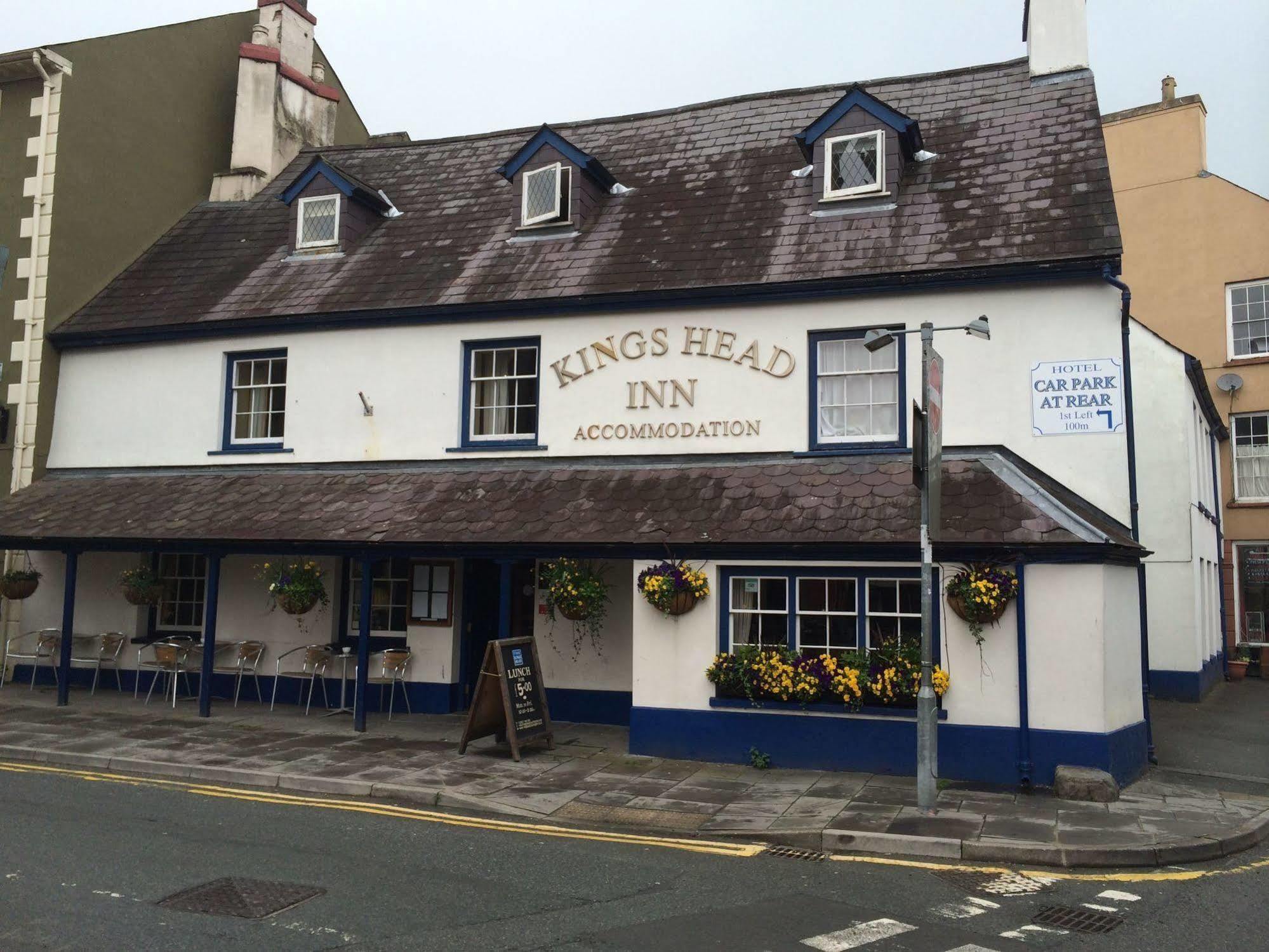 Отель The King'S Head Лландовери Экстерьер фото